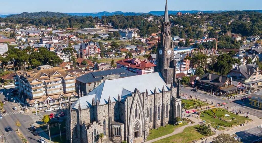 As 10 Melhores Atrações em Gramado e Canela 4 Paróquia de Nossa Senhora de Lourdes em Canela.