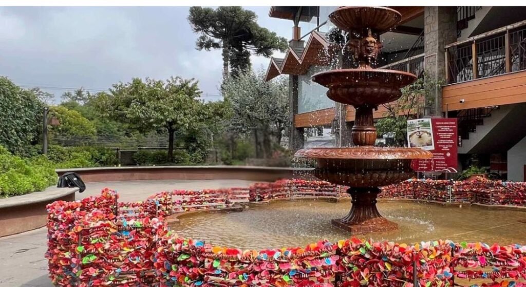 As 10 Melhores Atrações em Gramado e Canela 13 Fonte do amor eterno, Gramado.