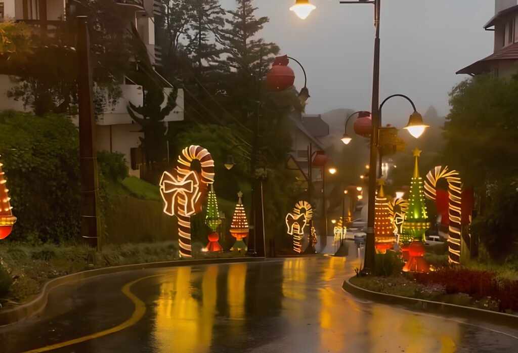 O Que Torna a Rua Torta em Gramado Tão Especial? Veja Aqui 4 Rua Torta decorada para o Natal Luz.