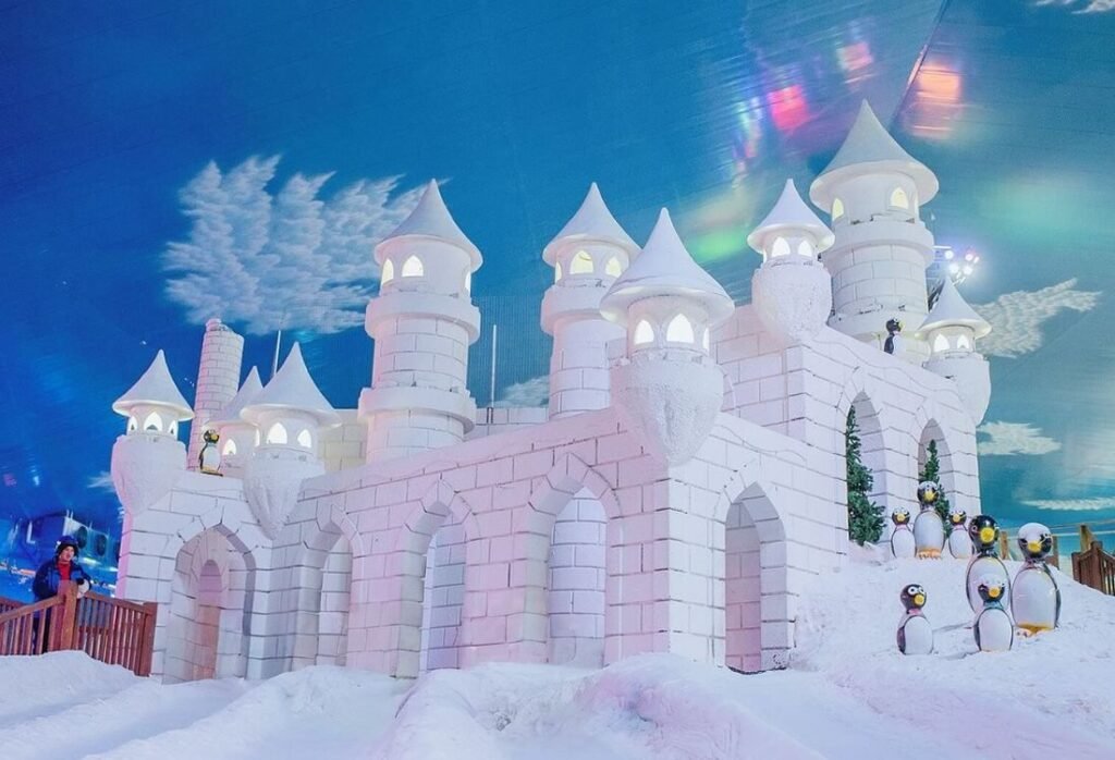 As 10 Melhores Atrações em Gramado e Canela 2 Foto de tobogã de gelo no snowland em Gramado.
