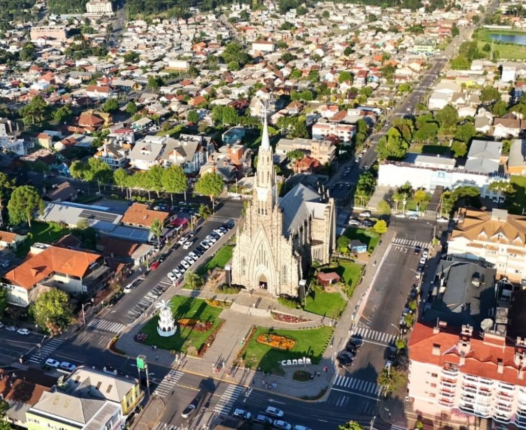 Catedral de Pedra Canela: dicas, história e o que ver 3 Foto da Catedral de Pedra vista do alto.