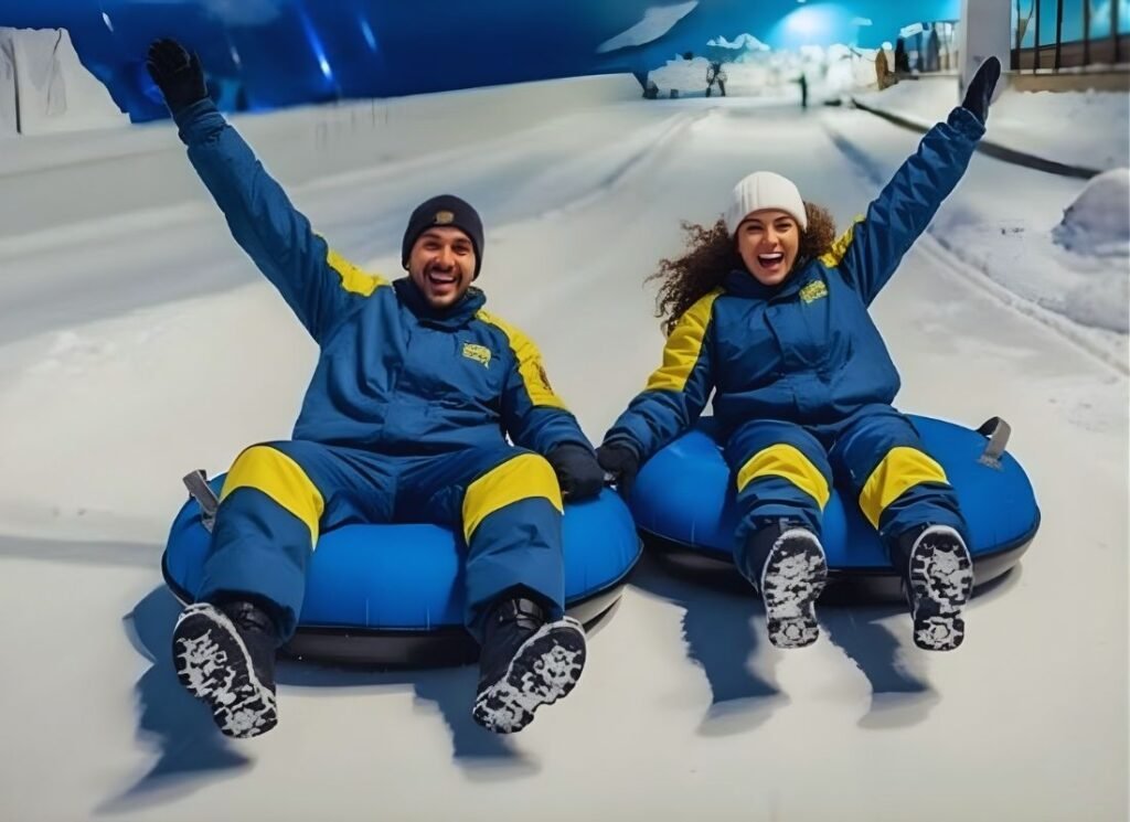 Gramado em 3 Dias: Como Aproveitar Cada dia 6 Casal em boias no Snowland de Gramado.