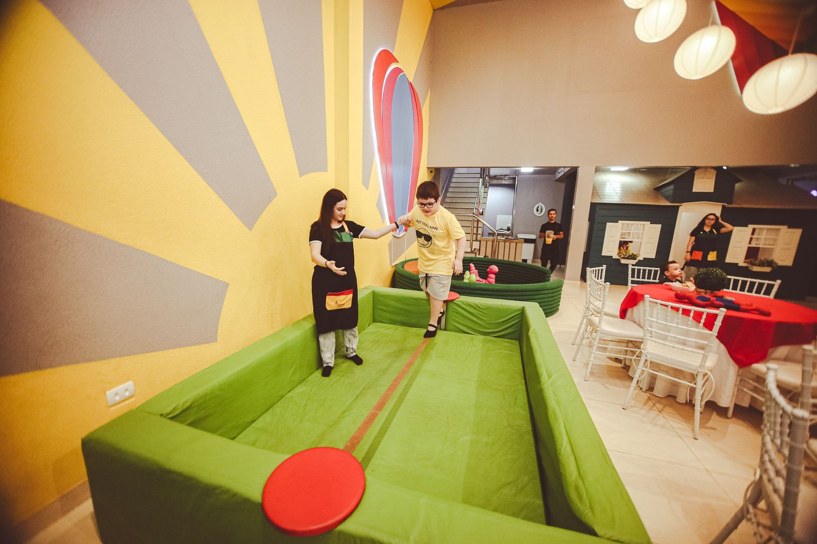Oficina da Diversão Gramado: o que esperar do novo parque 4 Crianças em atividade supervisionada em espaço de recreação indoor