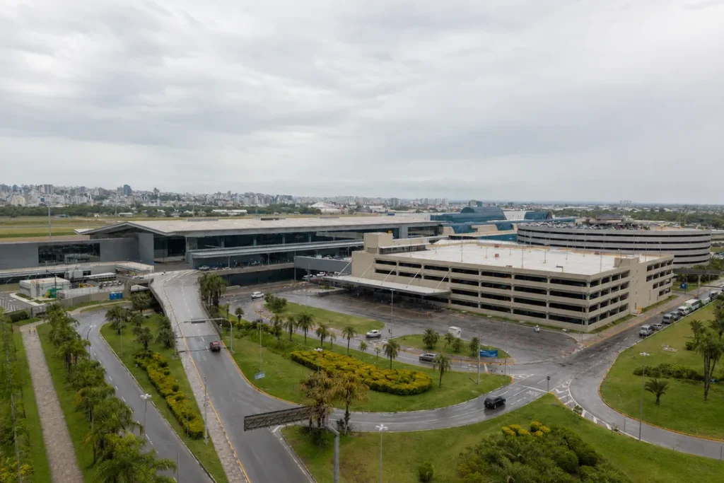 De l’aéroport de Porto Alegre à Gramado : sans attente 7 Aeroporto Internacional Salgado Filho em dia chuvoso