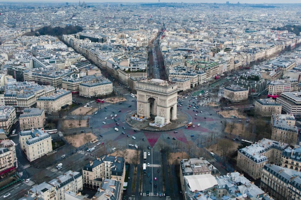 Catedral de Notre Dame: História, Incêndio e Reabertura em 2024 8 arco do trinfo