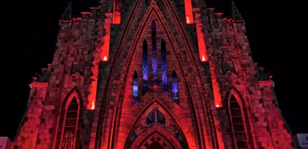 Le Spectacle de Lumières de la Cathédrale de Pedra : Un spectacle à ne pas manquer 6 catedral de pedra show das luzes e1713277243731