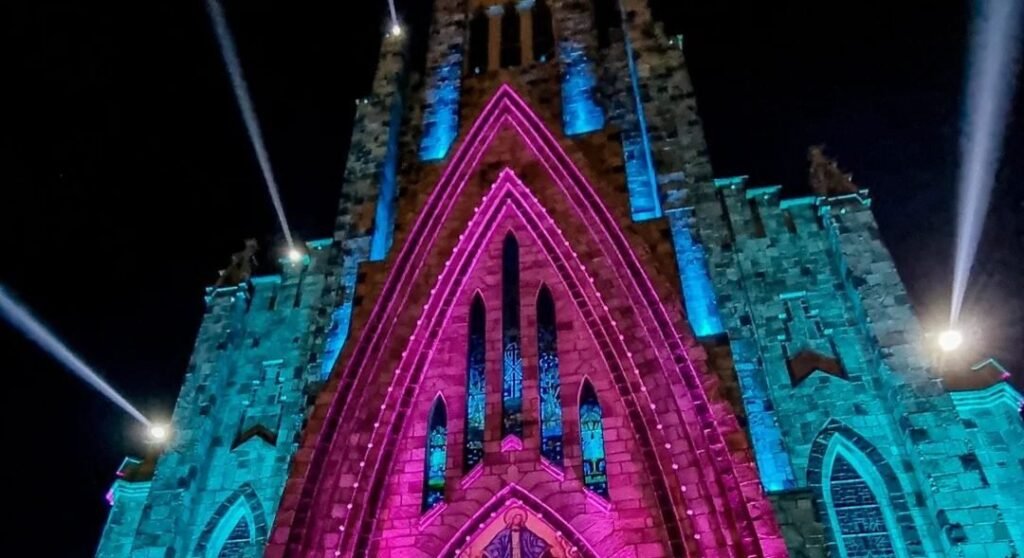 Show de Luces Catedral de Pedra con Pedro Bial 9 catedral pedra e1722534708843