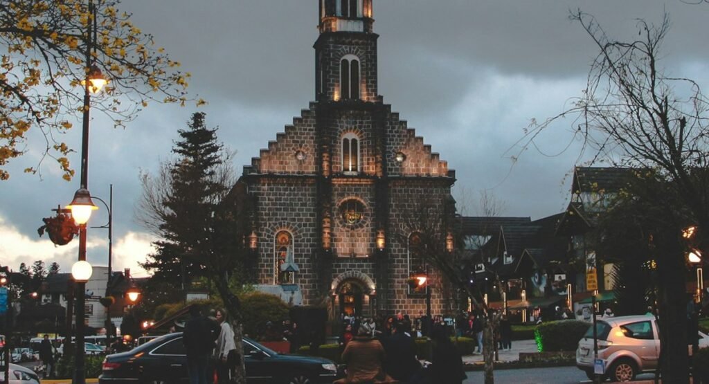 Gramado en Todas las Estaciones: Guía para Planificar tu Viaje 8 gramado igreja matriz1