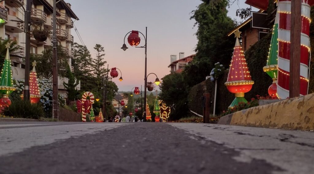 Gramado : Itinéraire Parfait avec la Cathédrale de Pierre comme Guide 8 gramado natal luz1