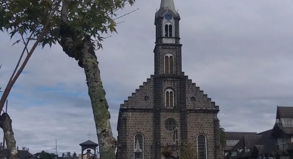 Que faire à Gramado quand il pleut ? 10 idées touristiques 8 Igreja Matriz de São Pedro em Gramado