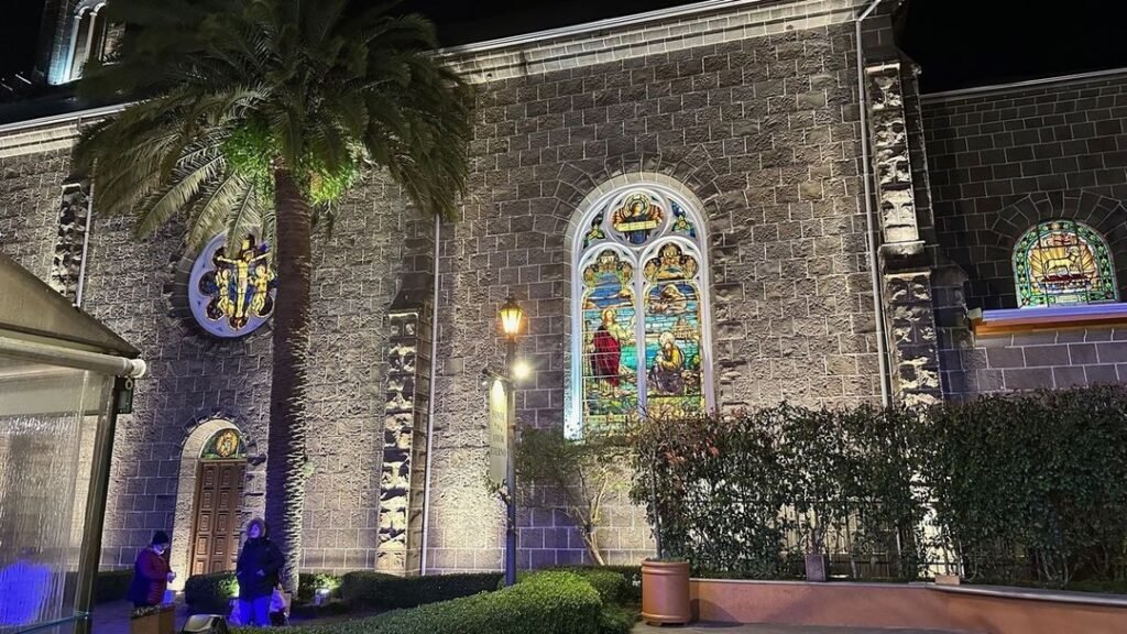 Atrações Gratuitas em Gramado e Canela 5 Lateral de pedra da Igreja Matriz de São Pedro