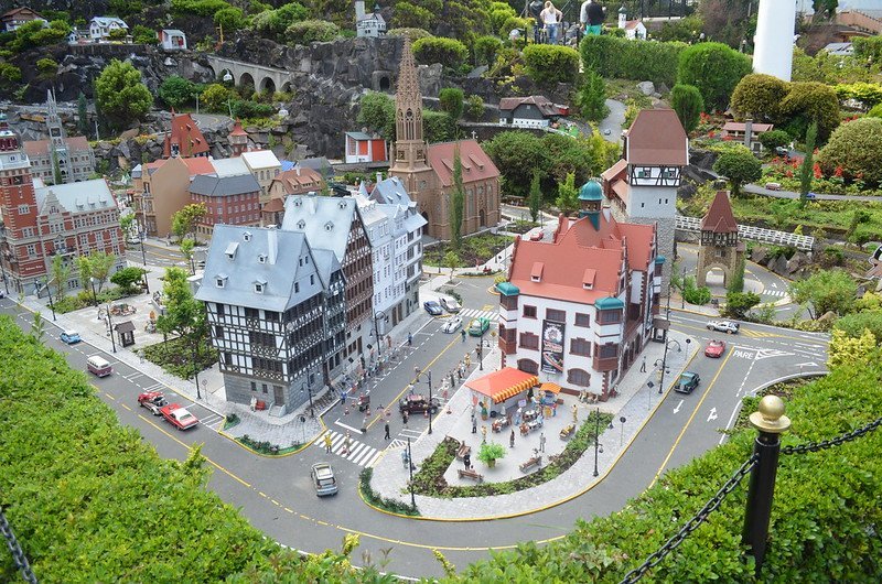 Descubre el Mini Mundo: La Atracción Imperdible de Gramado 3 Avenidas en miniatura en el Mini Mundo.