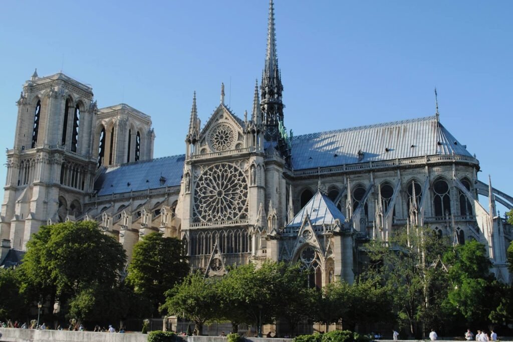 Notre Dame Cathedral: History, the Fire, and the 2024 Reopening 7 notre dame foto 1