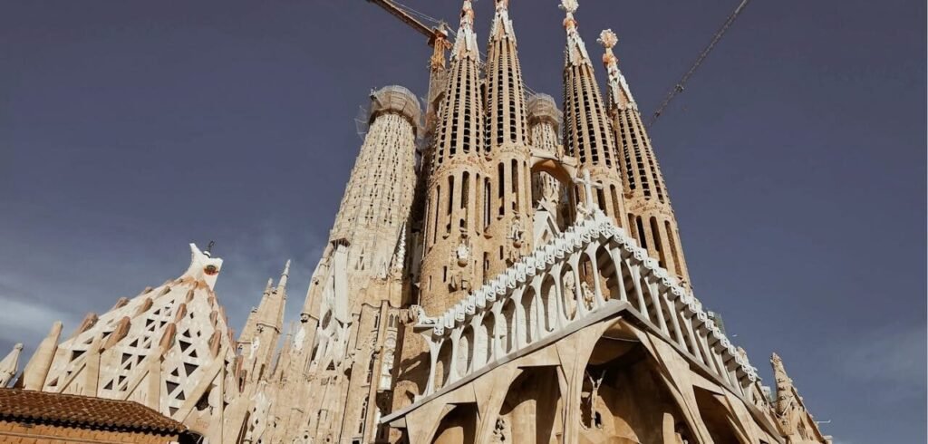 Sagrada Família Temple in Barcelona, Gaudí's sagrada famlia barcelona e1719197556127