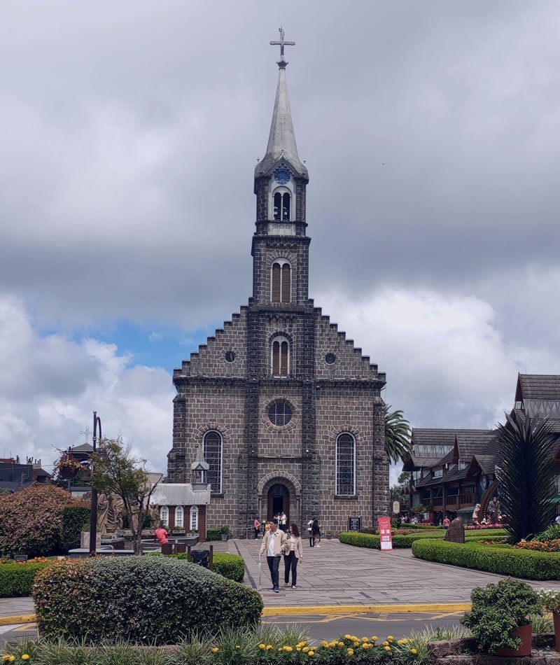 Igreja Matriz de Gramado: Paróquia de São Pedro 4 Foto da Matriz de São Pedro e Gramado.