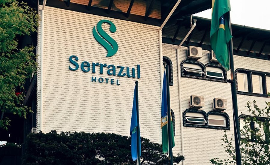 Melhores Hotéis em Gramado para 2024 5 Entrada do Hotel Serrazul em Gramado–RS