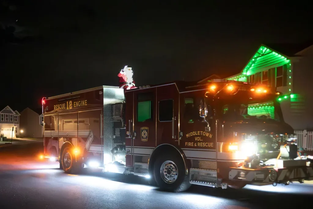 Grande Desfile de Natal Gramado 2026: preços e novo local 4 Carro alegórico iluminado do Grande Desfile de Natal em Gramado