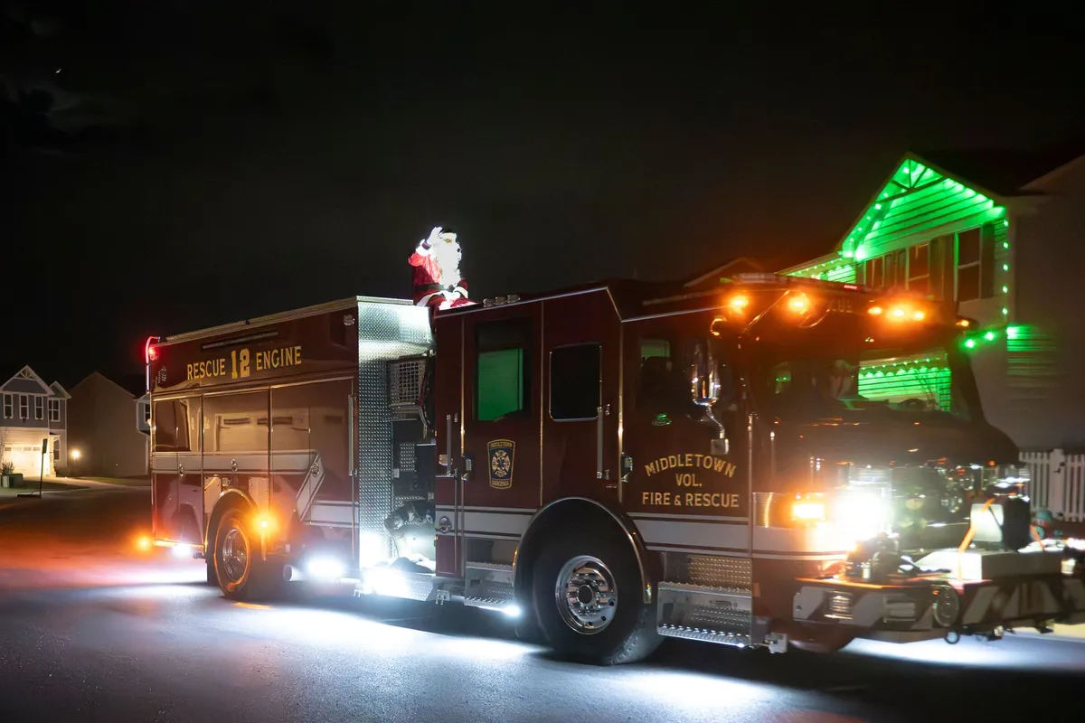 Grande Desfile de Natal Gramado 2026: preços e novo local 1 Carro alegórico iluminado do Grande Desfile de Natal em Gramado