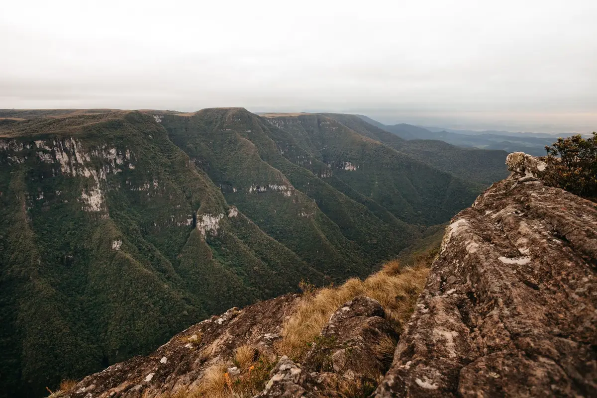 Cambará do Sul saindo de Gramado: bate-volta aos cânions 3 Paredões e campos de altitude no cânion Fortaleza, Cambará do Sul