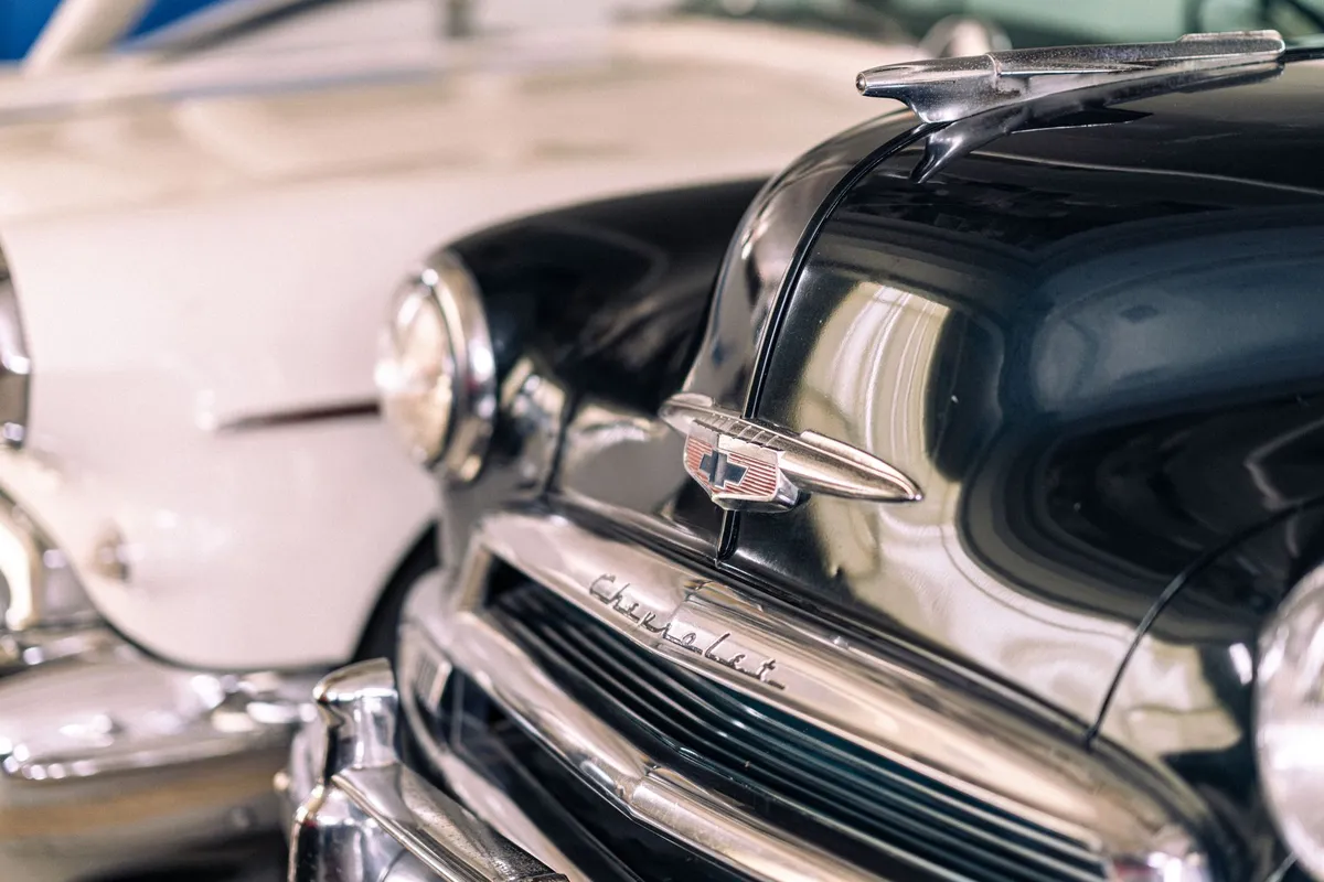 Museu de carros em Gramado: Dream Cars ou Super Carros? 1 Carros clássicos enfileirados em exposição, imagem ilustrativa